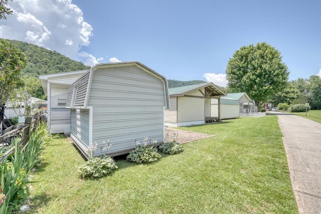 4360 Riverbank Run, Hiawassee GA 30546 - Photo