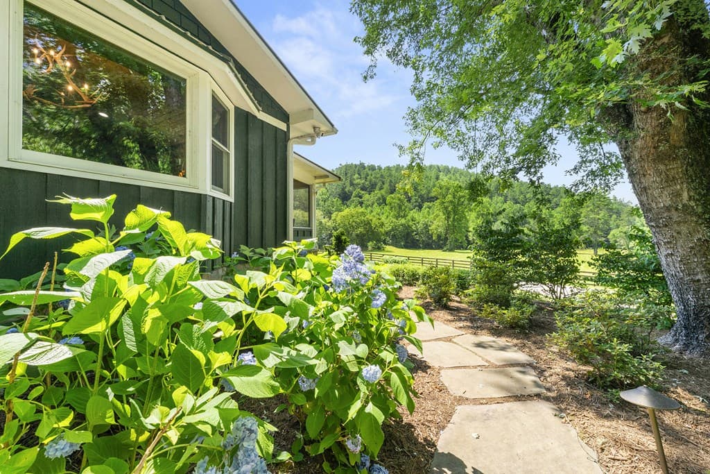 9883 Warwoman Road, Clayton GA 30525 - Photo