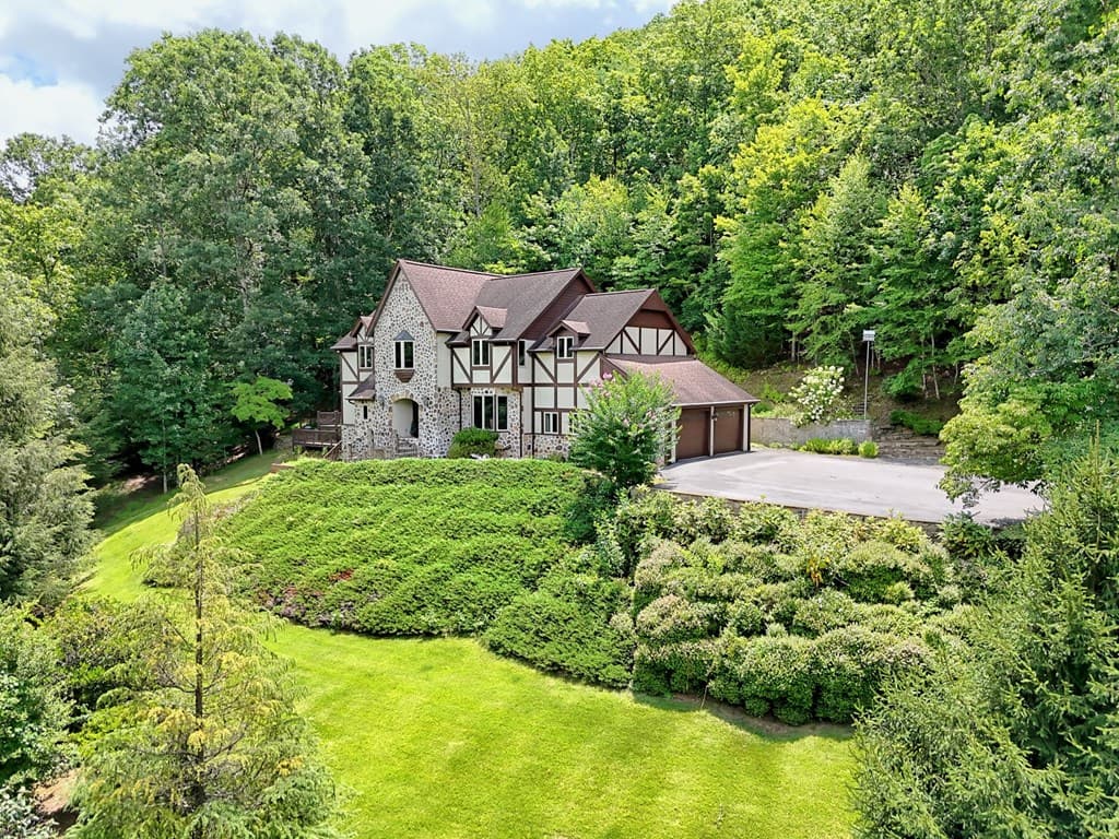 251 Quail Cove Lane, Brasstown NC 28902 - Photo