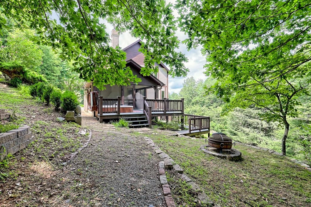 251 Quail Cove Lane, Brasstown NC 28902 - Photo