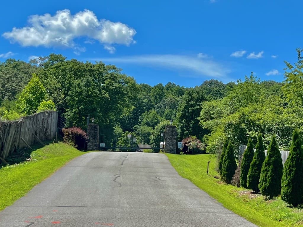 64 Meadow Brooke Drive, Young Harris GA 30582 - Photo