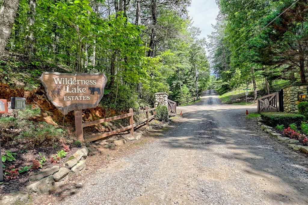 371 Wilderness Lake Drive, Murphy NC 28906 - Photo