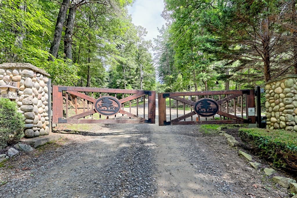 371 Wilderness Lake Drive, Murphy NC 28906 - Photo