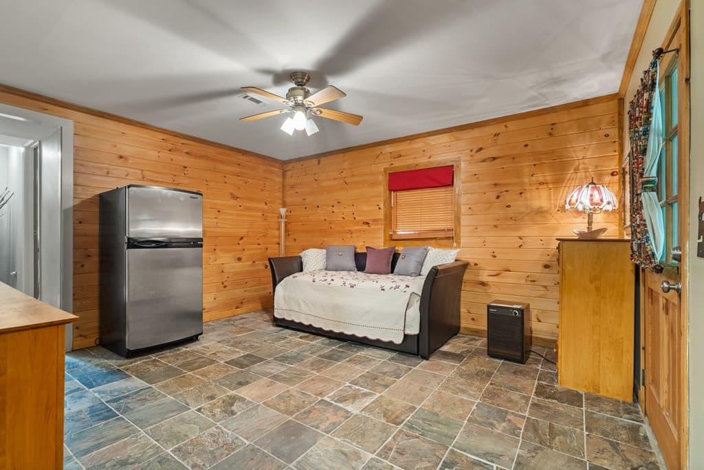 136 Honeysuckle Way, Blue Ridge GA 30513 - Photo