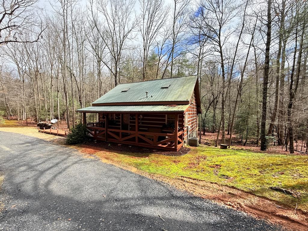 136 Honeysuckle Way, Blue Ridge GA 30513 - Photo