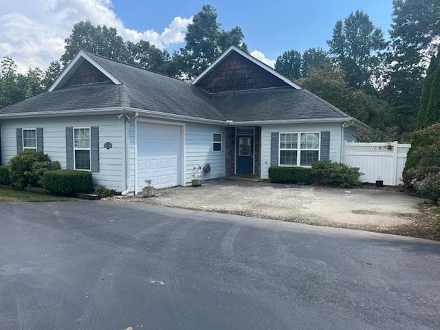 422 Longview Circle, Hiawassee GA 30546 - Primary photo