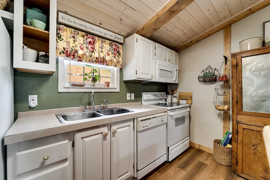 270 Deyton Camp Road, Robbinsville NC 28771 - Photo