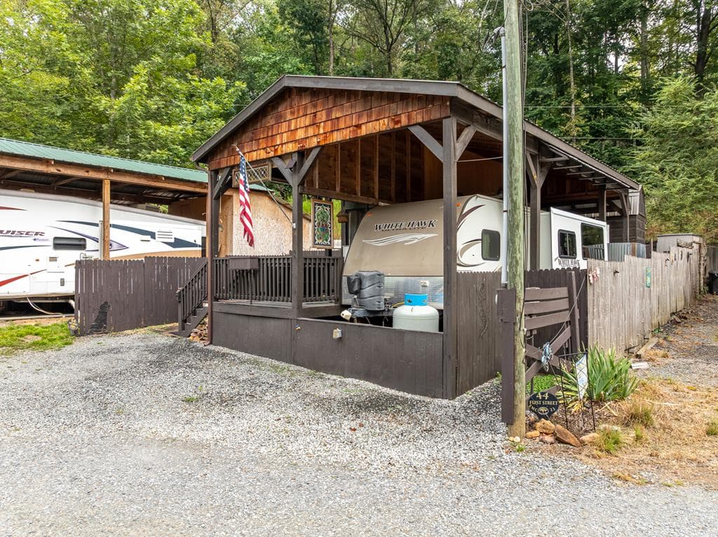 54 First Street, Ellijay GA 30540 - Primary photo