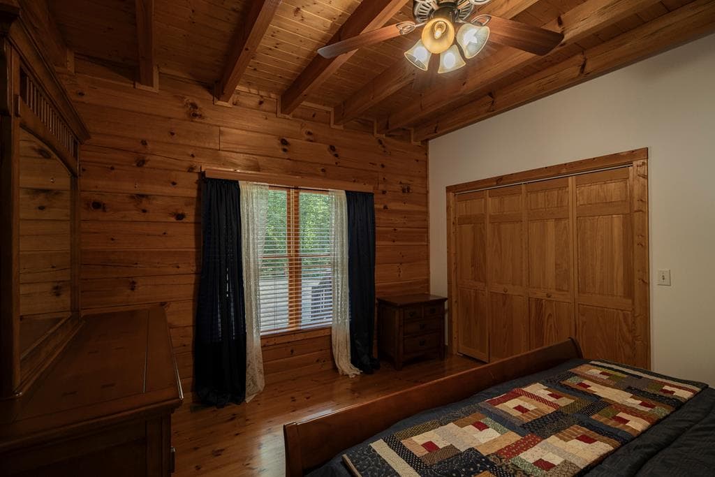 71 S Hidden Valley Drive, Ellijay GA 30536 - Photo