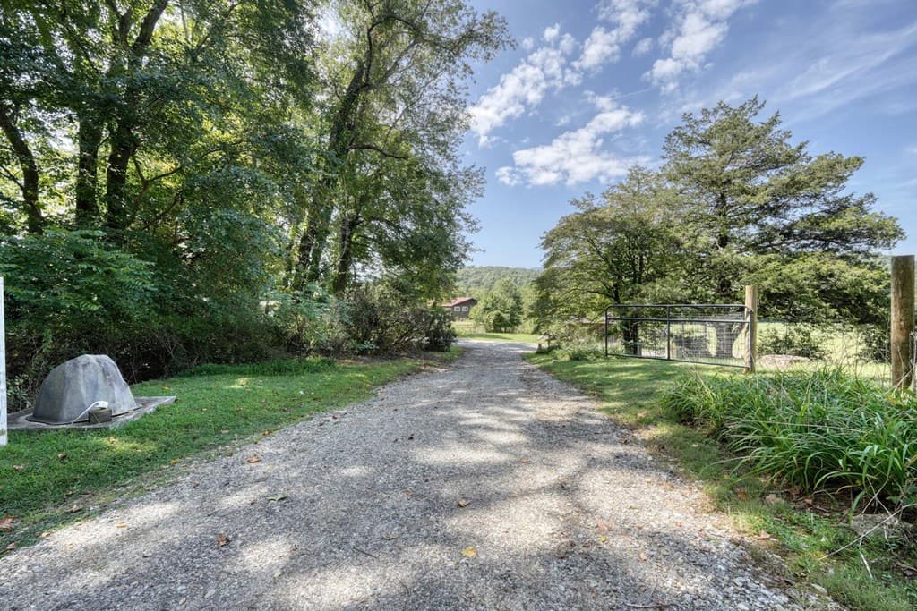 729 Collins Road, Blairsville GA 30512 - Photo