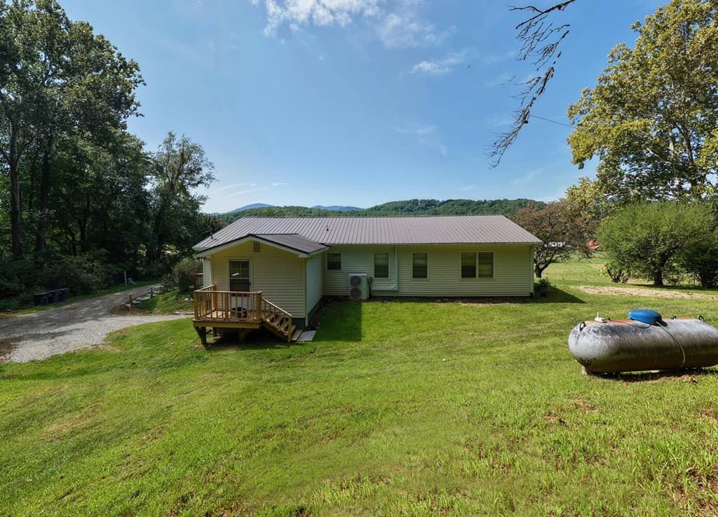729 Collins Road, Blairsville GA 30512 - Photo