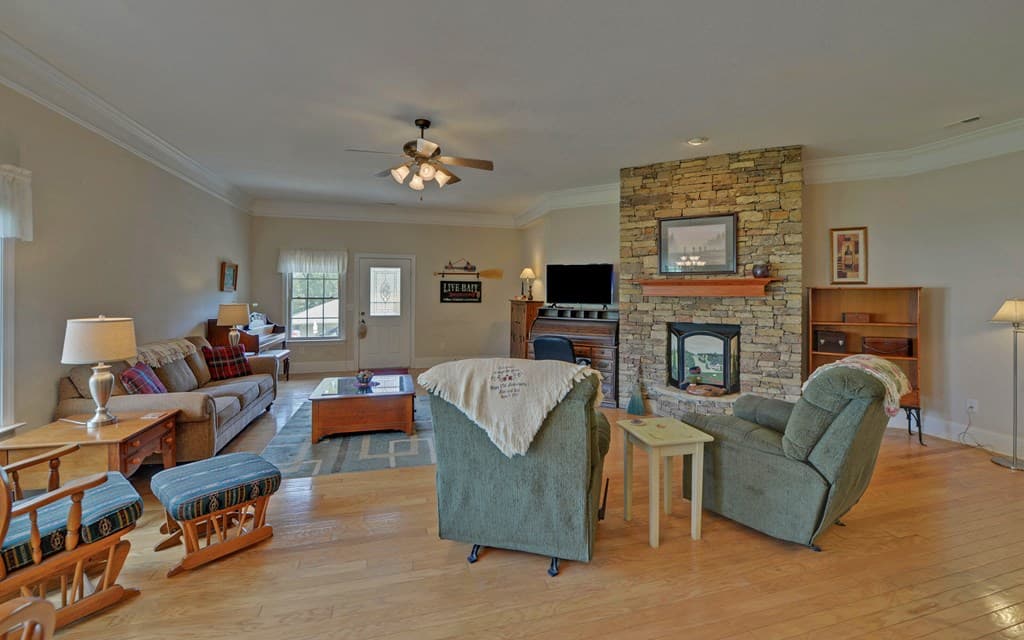1729-B Watercrest Way #b, Young Harris GA 30582 - Photo
