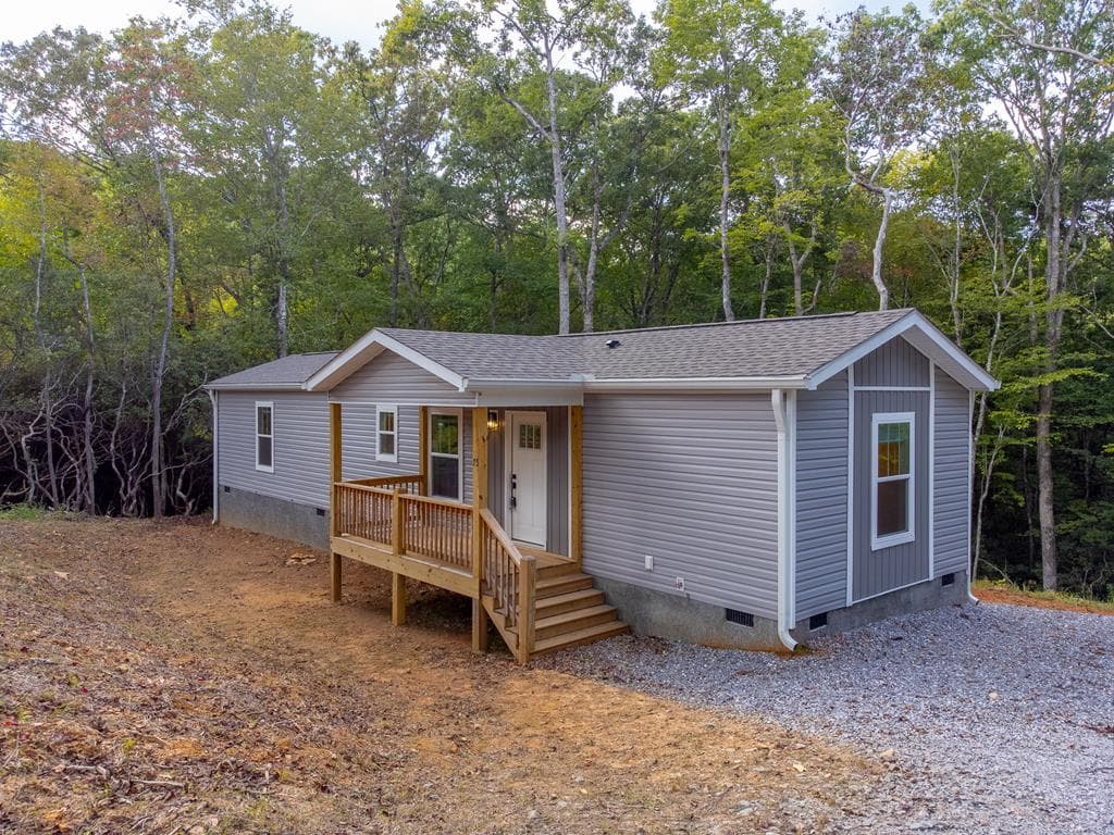 75 Windswept Lane, Hayesville NC 28904 - Primary photo