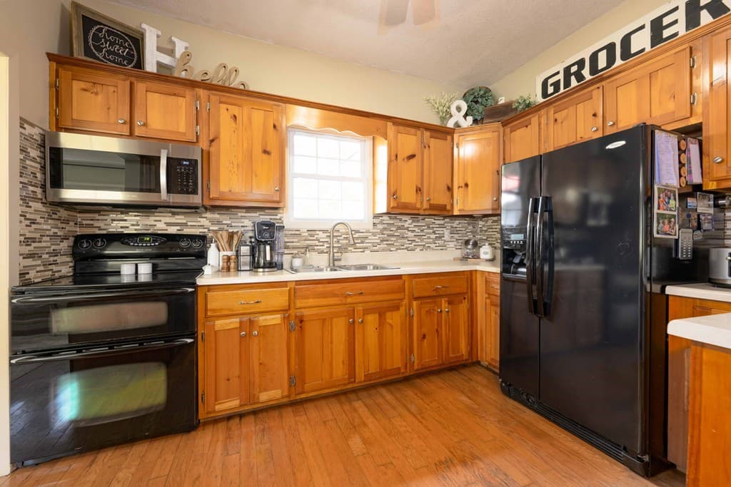 195 Isabella Avenue, Copperhill TN 37317 - Photo