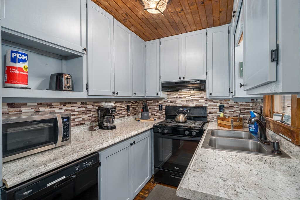 850 Valley Drive, Ellijay GA 30536 - Photo