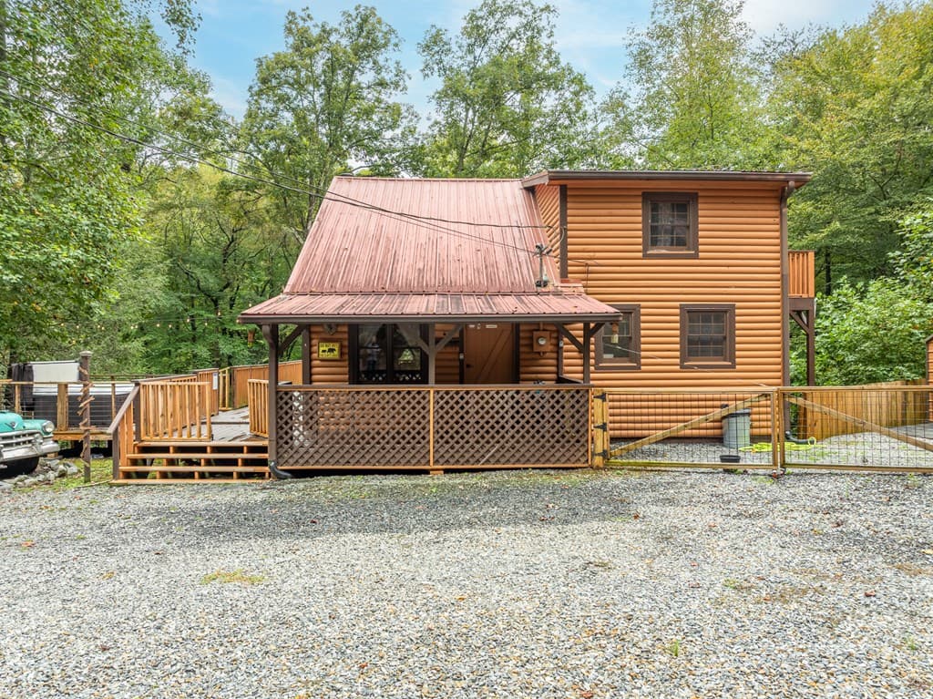 850 Valley Drive, Ellijay GA 30536 - Photo