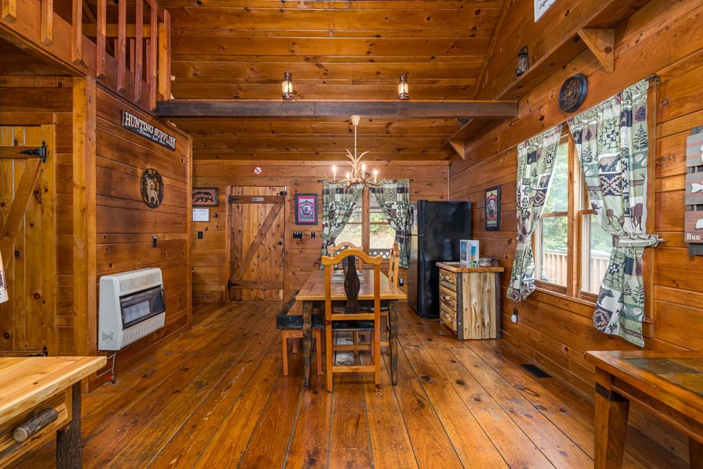 850 Valley Drive, Ellijay GA 30536 - Photo