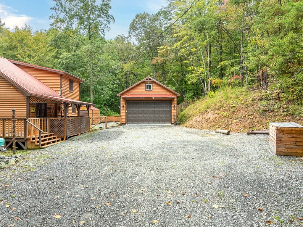 850 Valley Drive, Ellijay GA 30536 - Photo