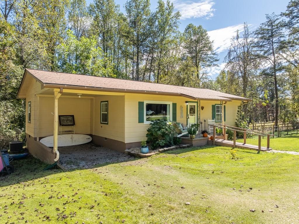1813 John Smith Road E, Blairsville GA 30512 - Primary photo
