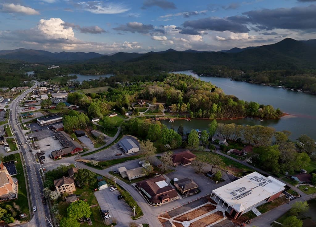 81 River Street N, Hiawassee GA 30546 - Photo