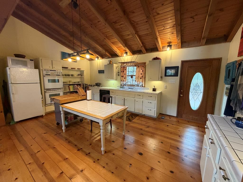 445 Twin Creeks Road, Blue Ridge GA 30513 - Photo