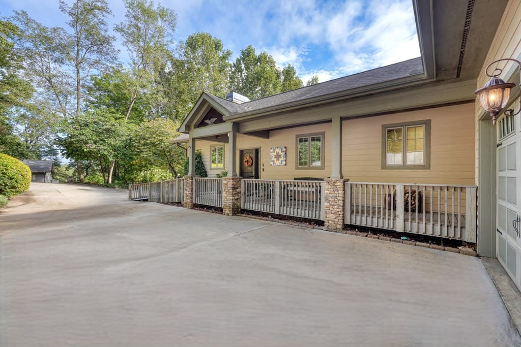 197 Eagles View Road, Hayesville NC 28904 - Photo
