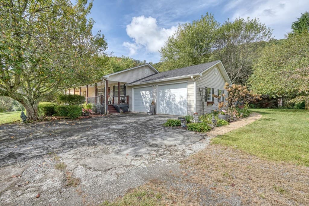 2726 Deer Run Drive, Hiawassee GA 30546 - Photo