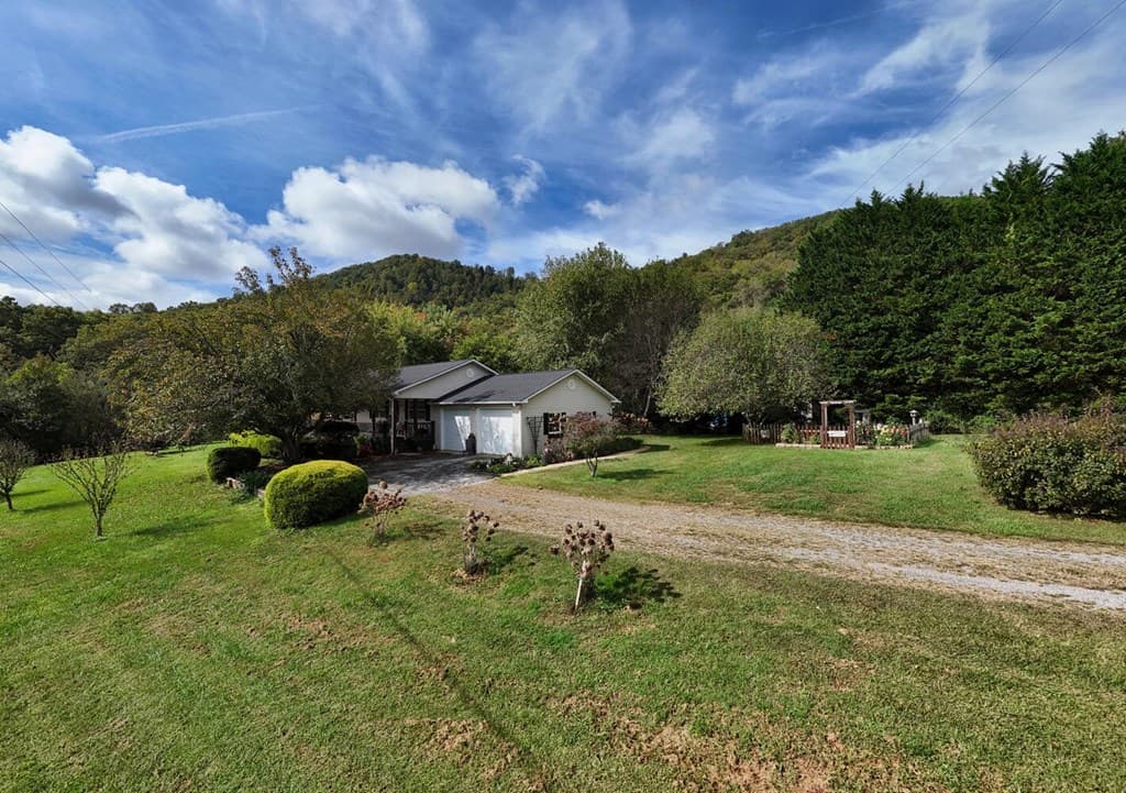 2726 Deer Run Drive, Hiawassee GA 30546 - Photo
