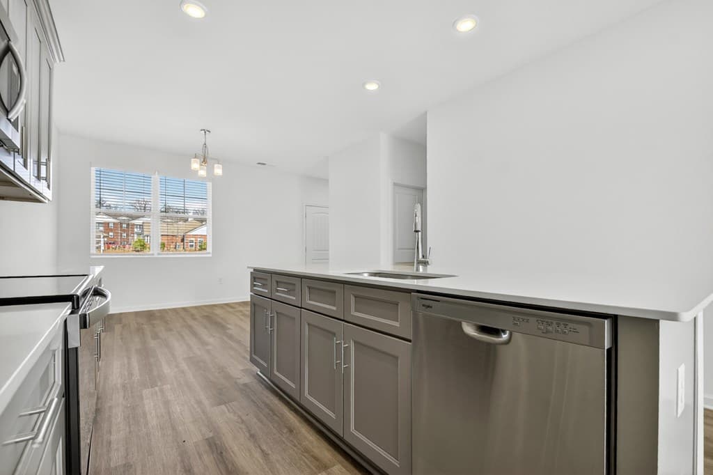 Unit 7 Grove Loop, Blue Ridge GA 30513 - Photo