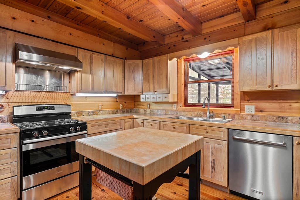 891 Deerfield, Clayton GA 30525 - Photo
