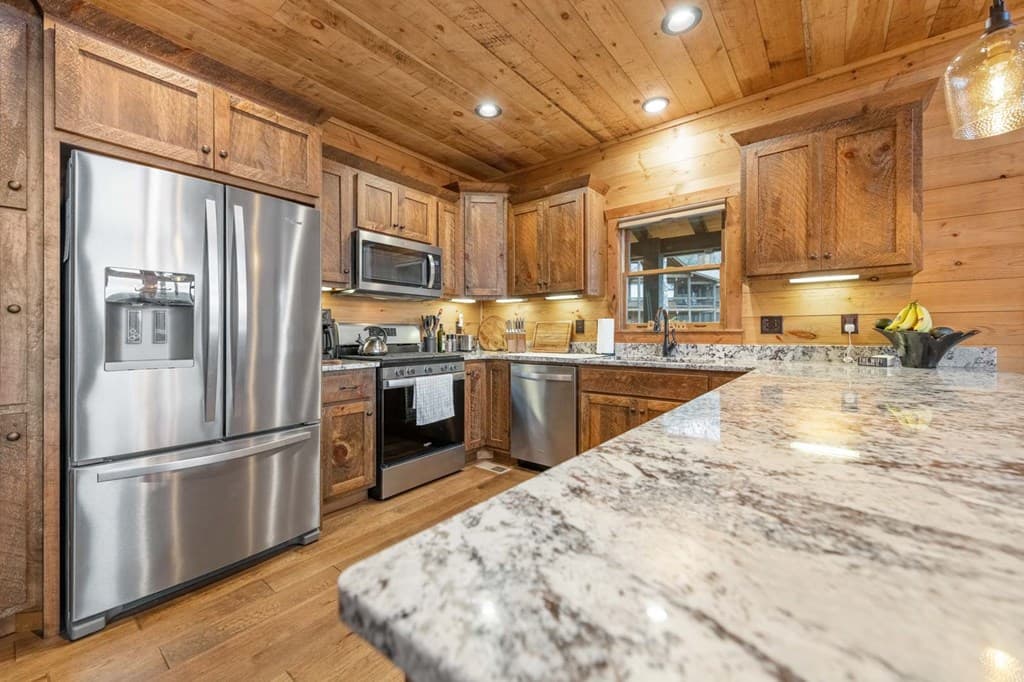 467 Skylight Drive, Blue Ridge GA 30513 - Photo