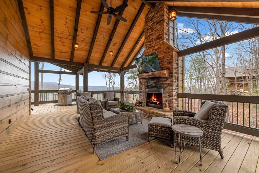 467 Skylight Drive, Blue Ridge GA 30513 - Photo