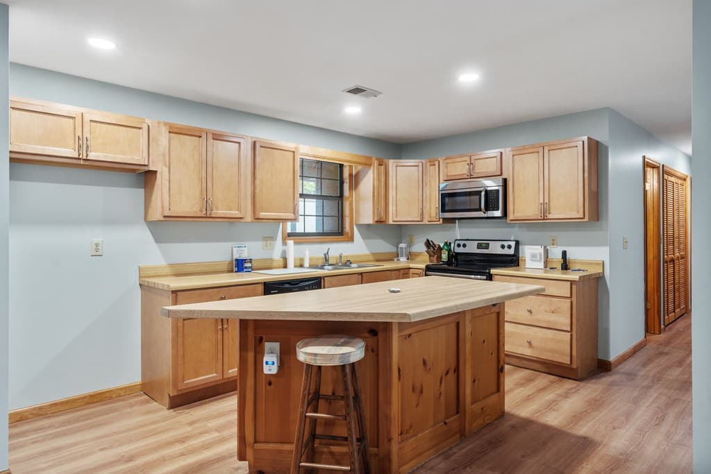 2015 Pine Lake Road, Hiawassee GA 30546 - Photo