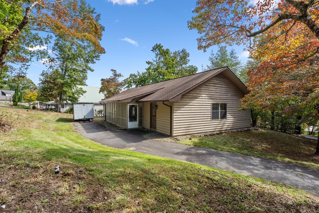 2015 Pine Lake Road, Hiawassee GA 30546 - Photo