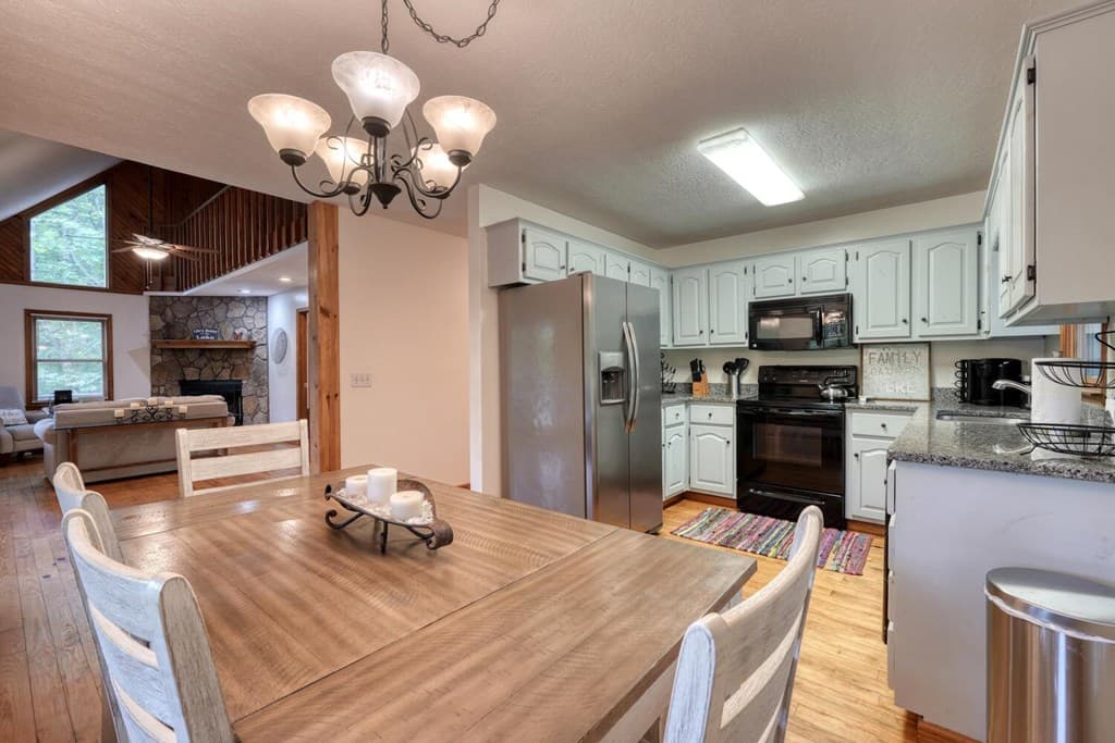 3739 Pat Colwell Road, Blairsville GA 30512 - Photo
