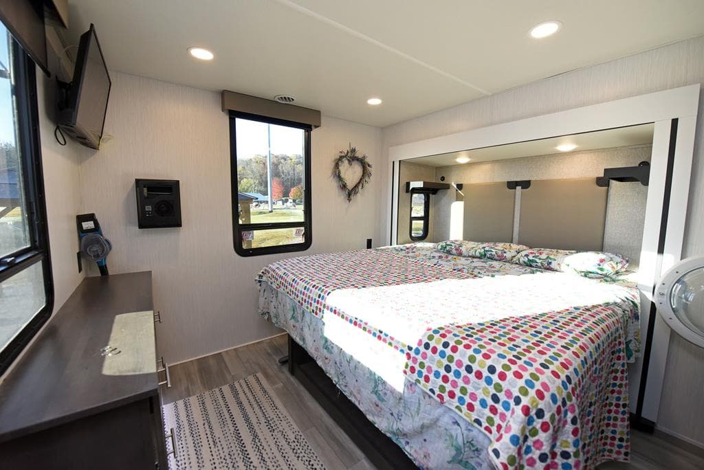 185 Mountain Meadows Drive, Morganton GA 30560 - Photo