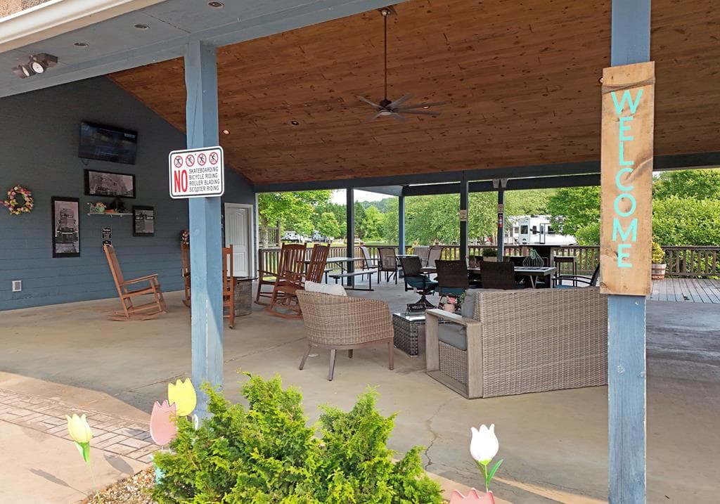 185 Mountain Meadows Drive, Morganton GA 30560 - Photo