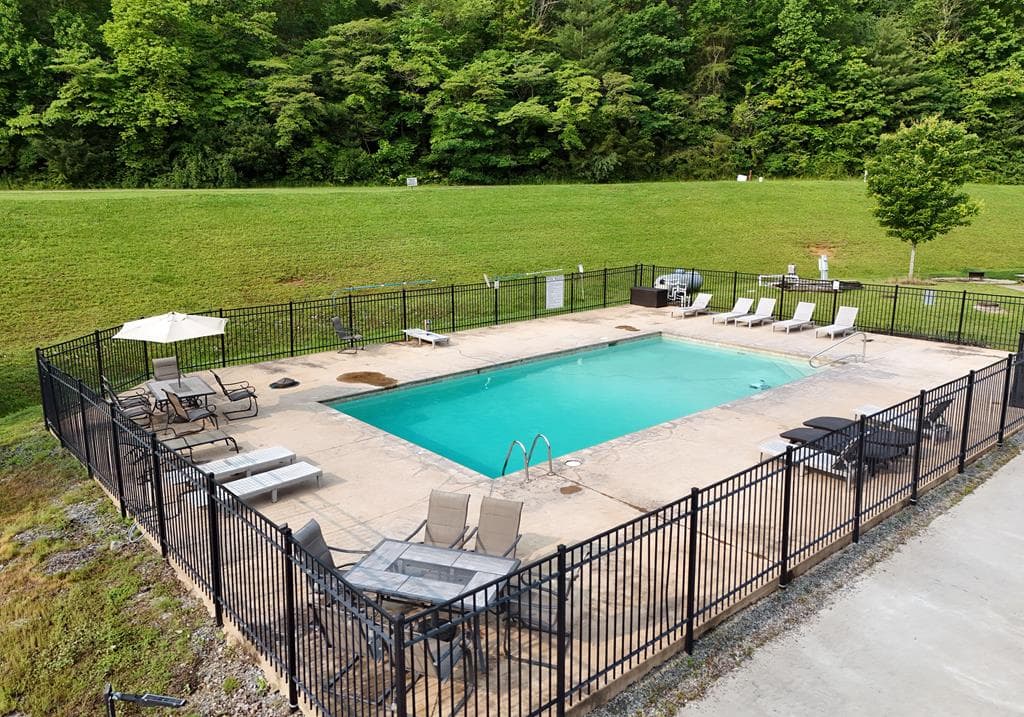 185 Mountain Meadows Drive, Morganton GA 30560 - Photo