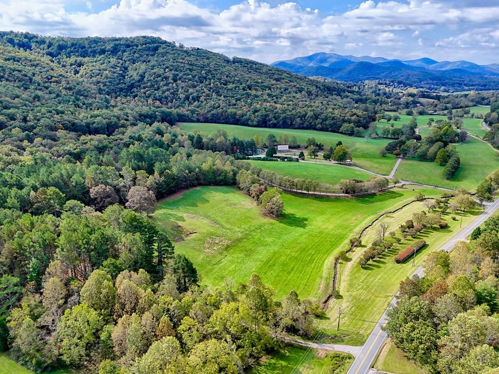 3147 Old Hwy 64 W, Warne NC 28909 - Photo