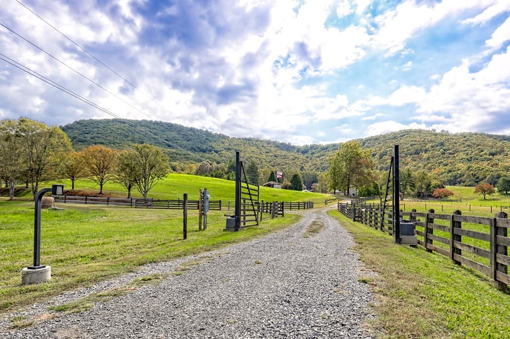 3147 Old Hwy 64 W, Warne NC 28909 - Photo