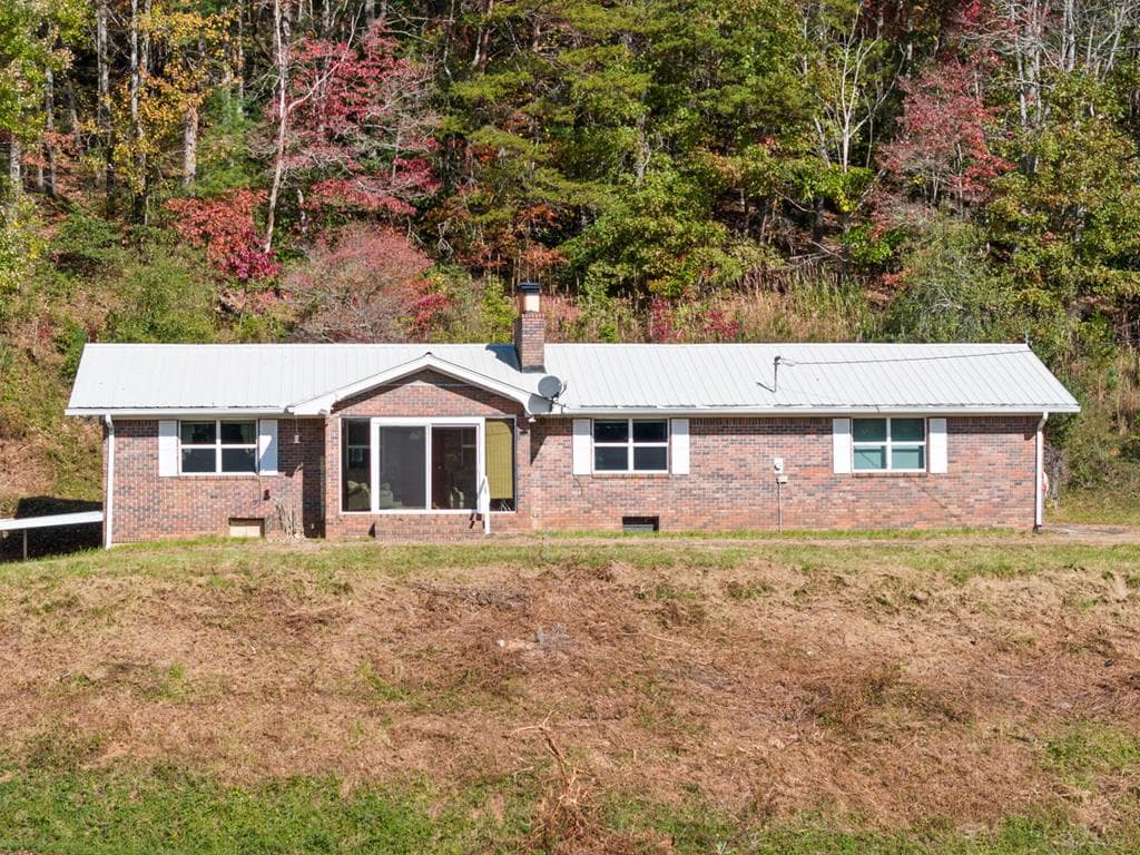 492 Johnny Gap Road, Suches GA 30572 - Primary photo
