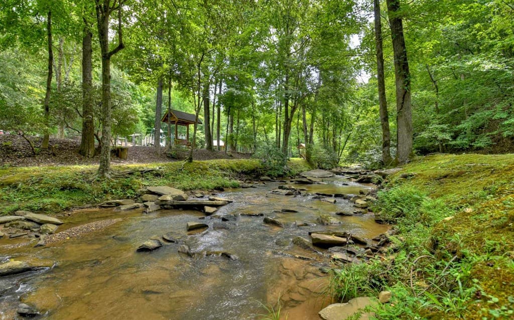 136 Whispering Ridge Court, Ellijay GA 30540 - Photo
