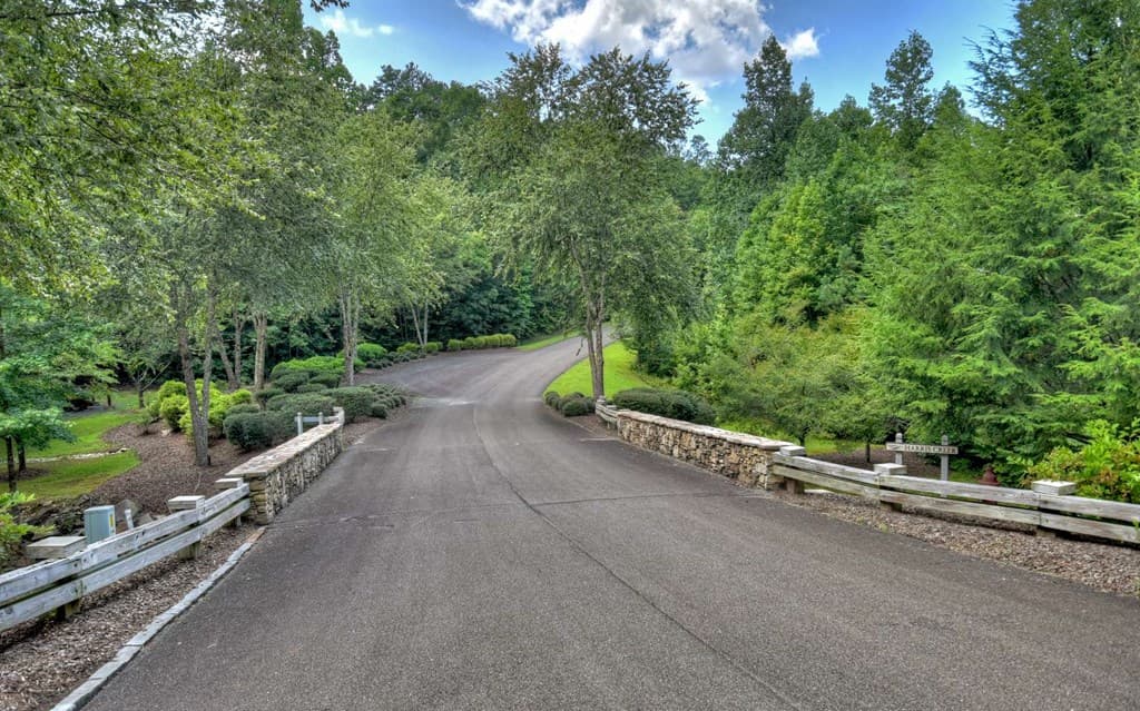 136 Whispering Ridge Court, Ellijay GA 30540 - Photo