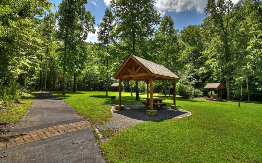 136 Whispering Ridge Court, Ellijay GA 30540 - Photo