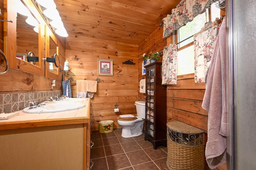 339 Game Trail Drive, Brasstown NC 28902 - Photo