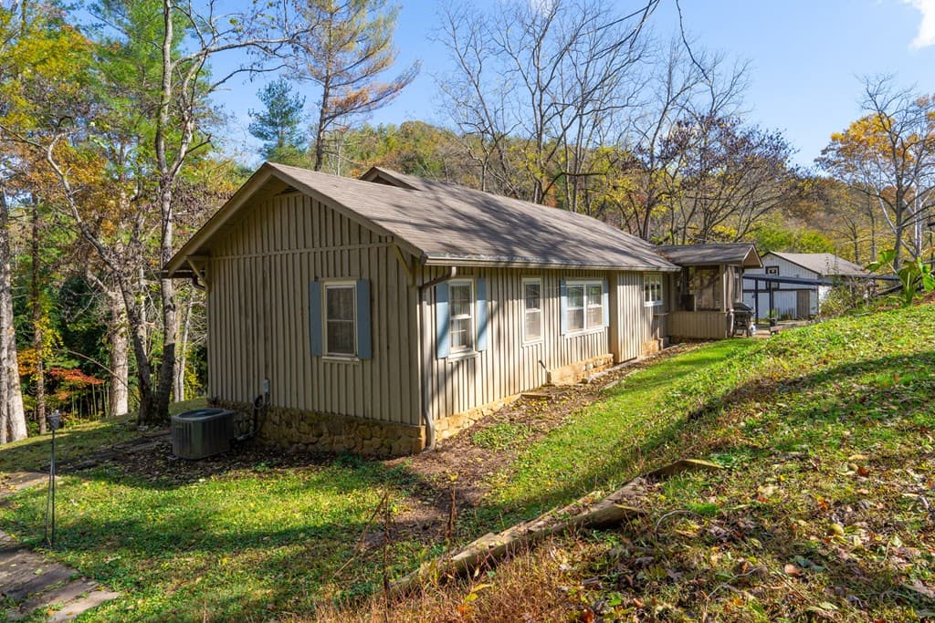 106 Settawig Road, Brasstown NC 28902 - Photo