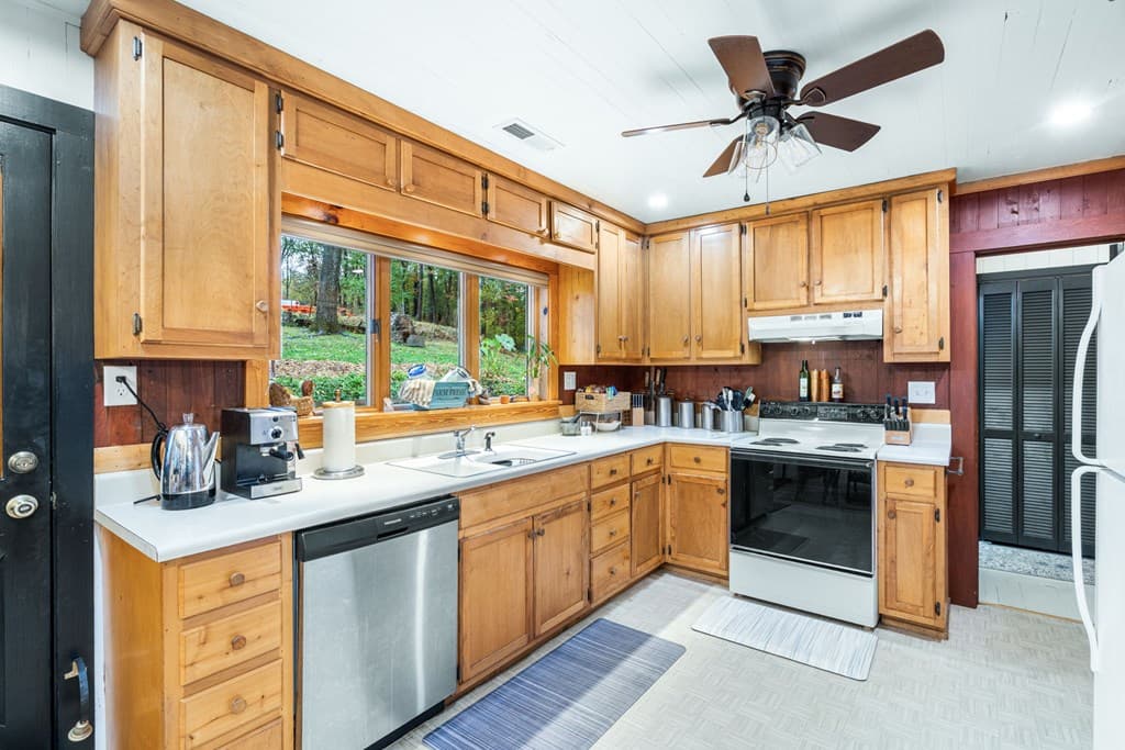 106 Settawig Road, Brasstown NC 28902 - Photo