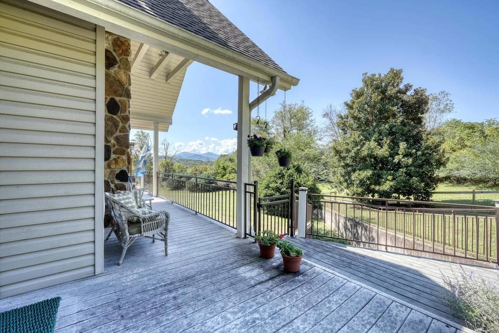 208 Rich Drive, Blairsville GA 30512 - Photo