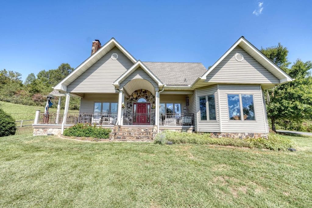 208 Rich Drive, Blairsville GA 30512 - Photo