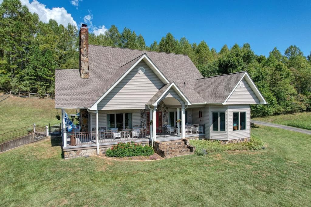 208 Rich Drive, Blairsville GA 30512 - Primary photo